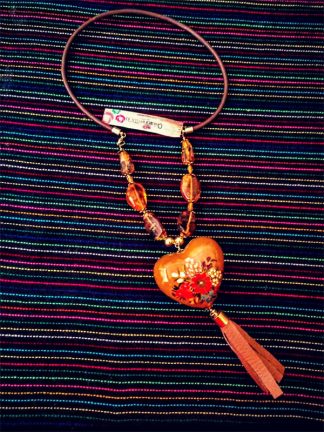 Un Fino Collar Ocre