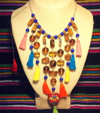 SANCRIS Un Fino Collar de Ámbar Modelo de Lluvia